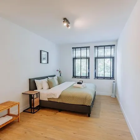 Brand New Luxurious 6 Bedroom In וילה