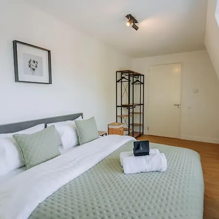 Brand New Luxurious 6 Bedroom In וילה *