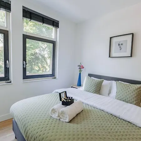 Brand New Luxurious 6 Bedroom In *