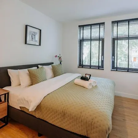 Brand New Luxurious 6 Bedroom In *