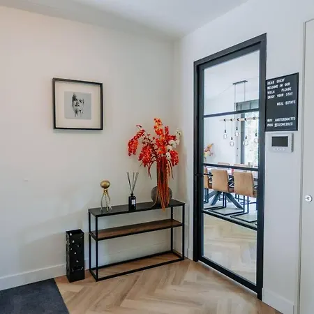 Brand New Luxurious 6 Bedroom In וילה