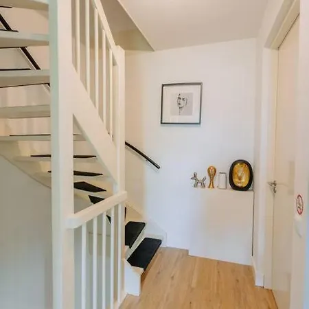 빌라 Brand New Luxurious 6 Bedroom In