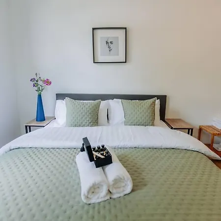 빌라 Brand New Luxurious 6 Bedroom In