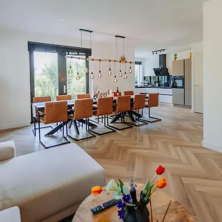 Willa Brand New Luxurious 6 Bedroom In Amsterdam