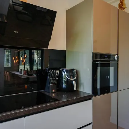 Brand New Luxurious 6 Bedroom In Amsterdam
