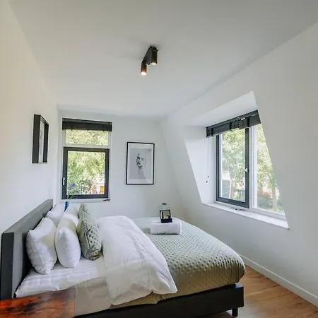 Brand New Luxurious 6 Bedroom In Willa *