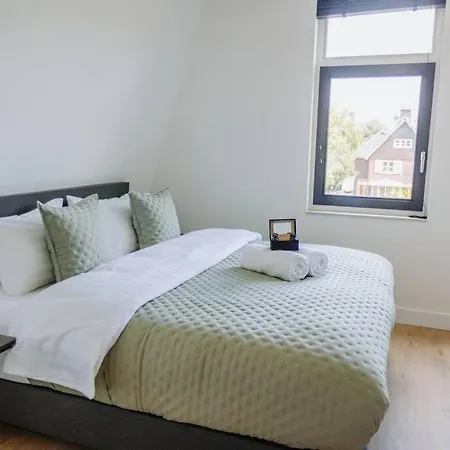 Brand New Luxurious 6 Bedroom In *